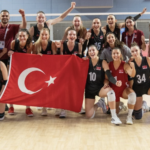 Italia ko in finale: la Turchia vince 3-0 La Turchia domina la finale e supera l’Italia con un netto 3-0, conquistando il successo nel torneo.
